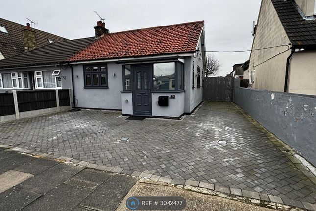 2-bed house on Briscoe Road, Rainham, £2,000/mo