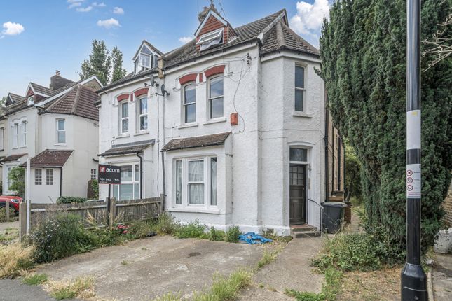 2-bed flat on 113A, Amblecote Road, London, £250,000