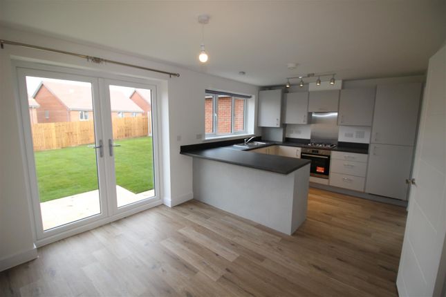 Detached house to rent in Thimble Street, Coggeshall, Colchester