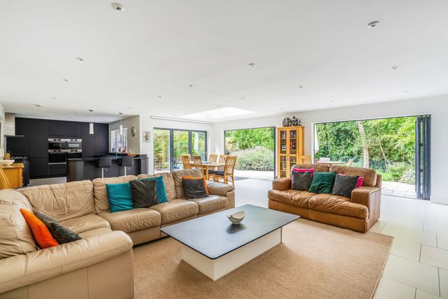 Fyfin House, 183, Upper Chobham Road, Camberley photo 3
