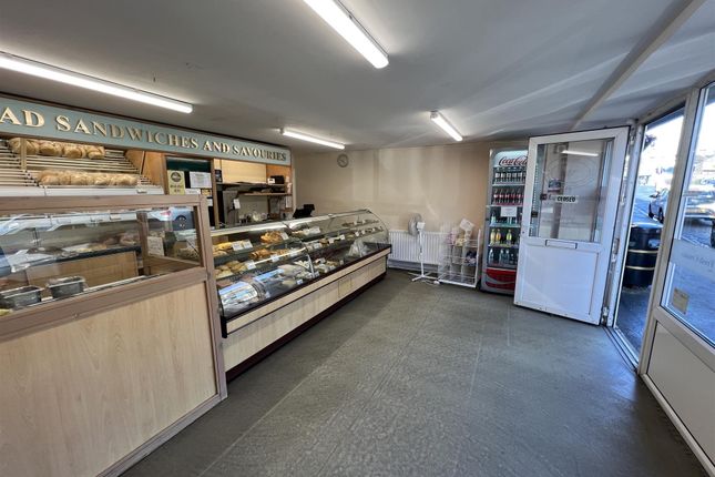 Thumbnail Restaurant/cafe for sale in Cafe &amp; Sandwich Bars BD13, Queensbury, West Yorkshire