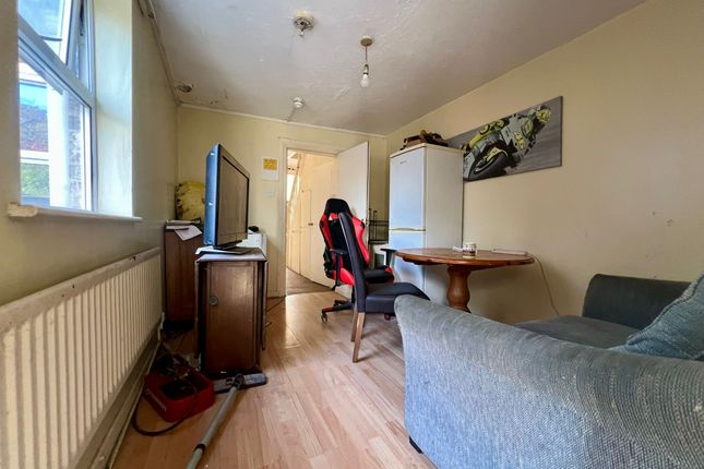 66 Crawley Road, Luton photo 5
