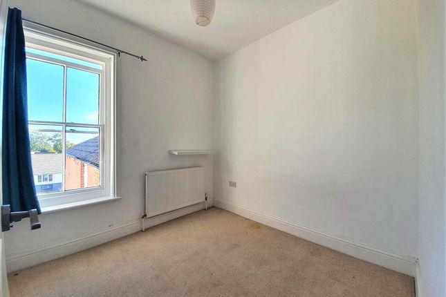 Flat 3, 51, GOSPORT photo 2