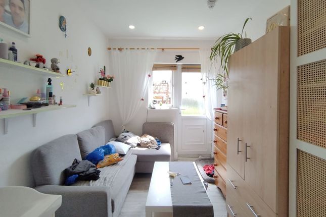 5, Perimeade Road, Greenford photo 4