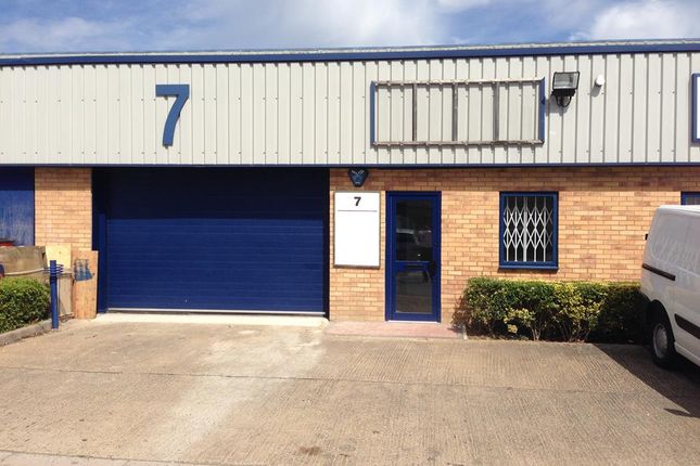 Warehouse to let in Heathfield, Stacey Bushes, Milton Keynes, Buckinghamshire
