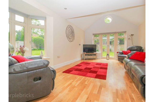 Detached house for sale in The Paddocks, Dunstable