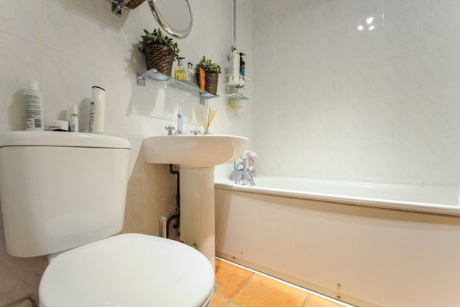 Lambton Road, London photo 5
