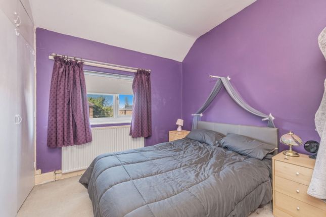 5, Oak Royd, Leeds photo 3