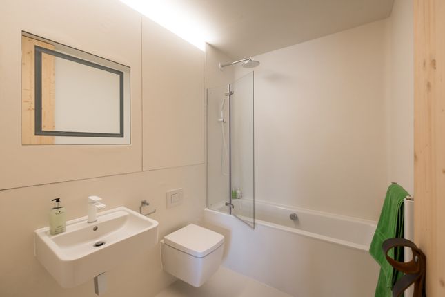 Flat for sale in Spruce Apartments, Barrett's Grove, London