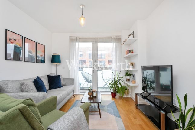 Thumbnail Flat for sale in Butterfly Court, Bathhurst Square, London