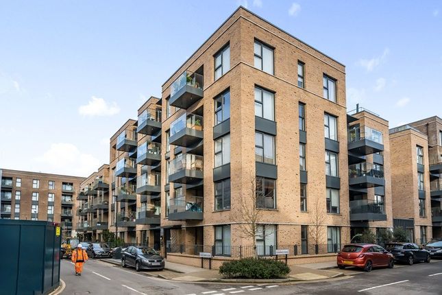 Flat for sale in 10 Fairbourne Road, Clapham, London