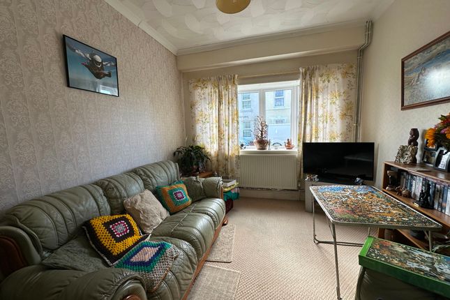 22 Randell Square, Burry Port photo 2