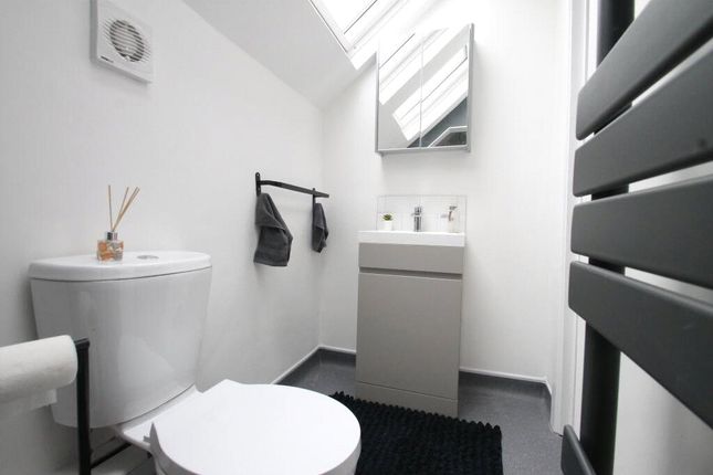 Room 6, 57, Sneinton Dale, Nottingham photo 4