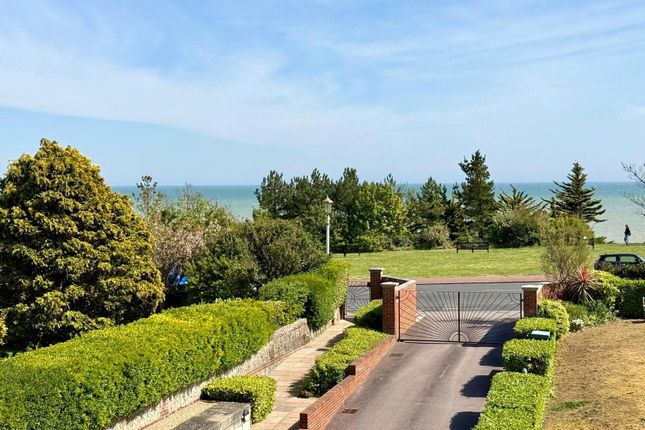 Apartment 6, Holywell Court, 30, King Edwards Parade, Eastbourne photo 3