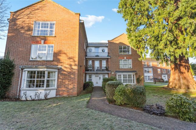 Thumbnail Flat for sale in Phyllis Court Drive, Henley-On-Thames, Oxfordshire