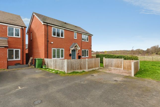 3-bed house on 32, Starling Close, Loughborough, £308,700