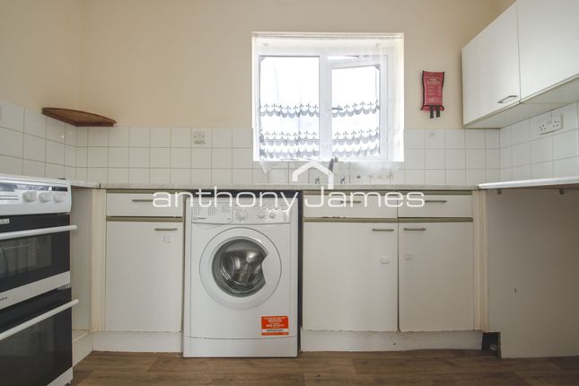 206, Frobisher Road, ERITH photo 3