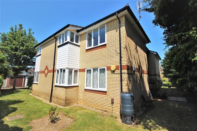 Thumbnail Flat for sale in Orchard Court, Reading