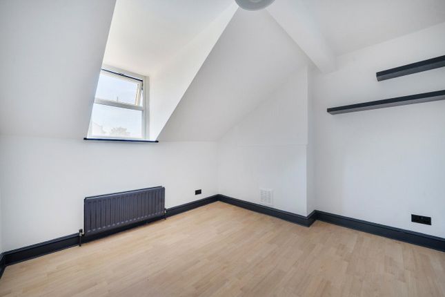 Flat 3, 28, Rockmount Road, London photo 4