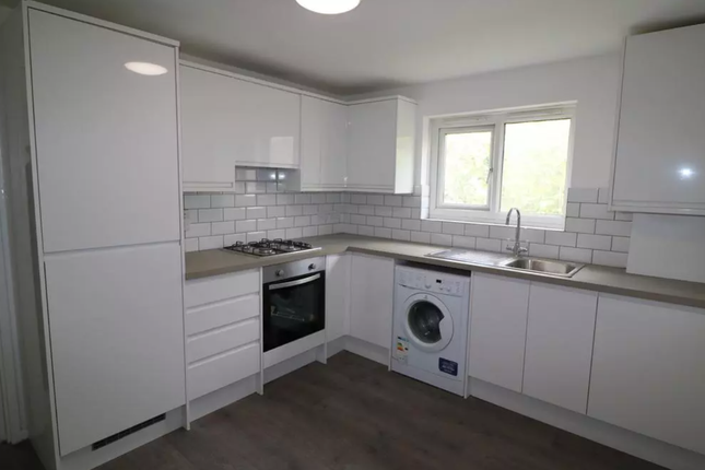 Flat to rent in Springhill Close, London