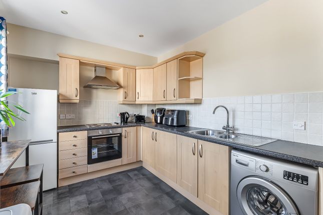 11, Fowlers Court, West Yorkshire photo 2