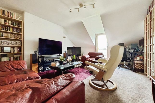Flat 4, 103, St. Georges Road, Gloucestershire photo 2