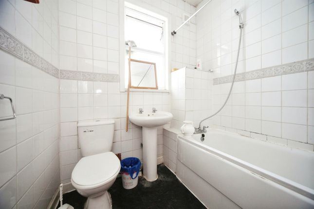 Terraced house for sale in Mansfield Road, Luton