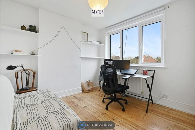 Dorchester Way, Kenton, Harrow photo 5