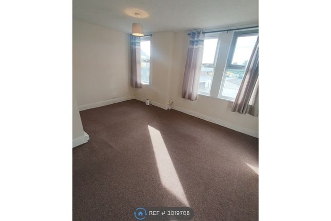Flat, Hendford Hill, Yeovil photo 4