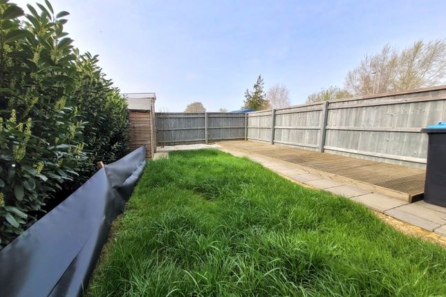 4, Chandler Close, Bampton photo 4