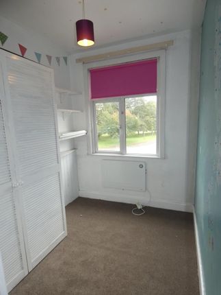 157, Tentelow Lane, London photo 5