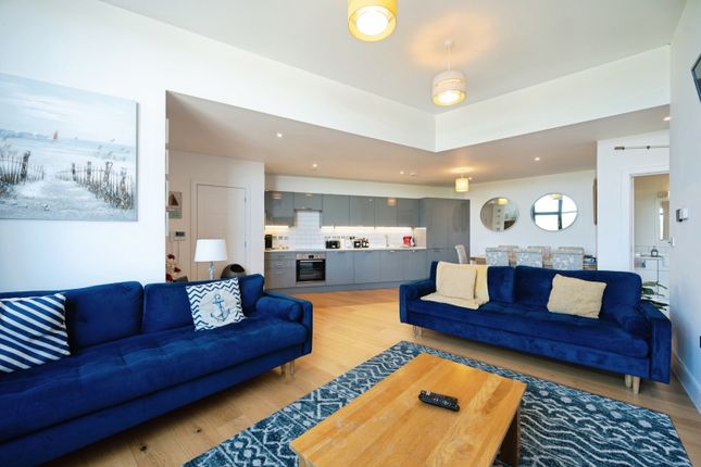 Apartment 6, The Round House,, Northney Marina, Hampshire photo 2
