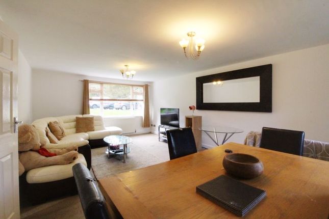 16, Lambs Close, Cuffley photo 3