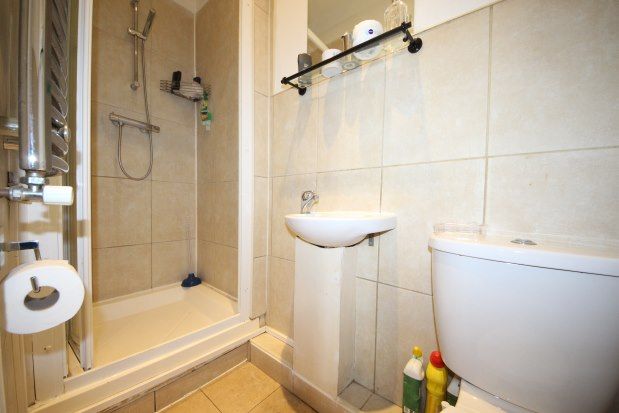 Flat to rent in Canbury Park Road, Kingston Upon Thames