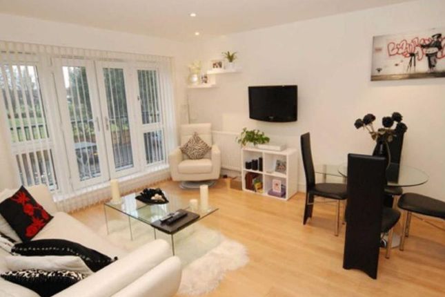 Flat to rent in Holders Hill Road, London