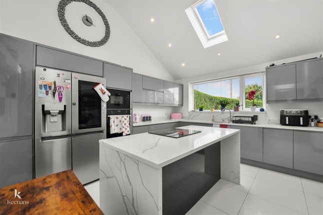 7, Parklands Way, Blackburn photo 2