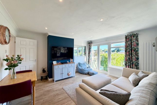 3, Ferndale Road, Torquay photo 2