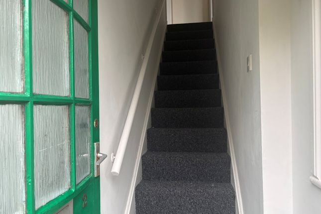 Flat 2,, 148 Albert Street, Hampshire photo 5