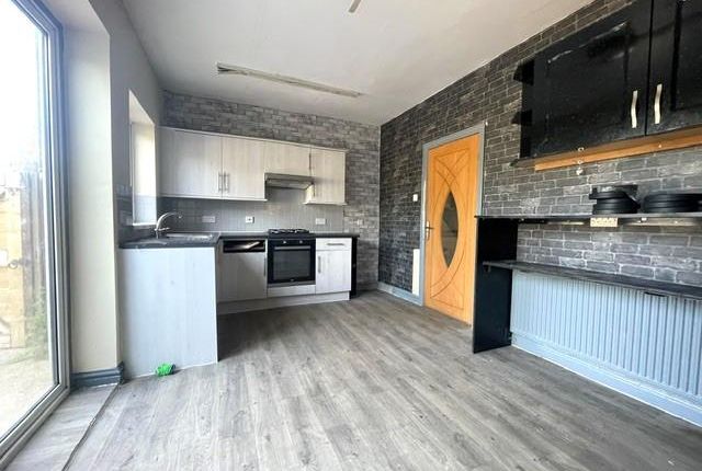 61, Clipstone Road East, Forest Town photo 3