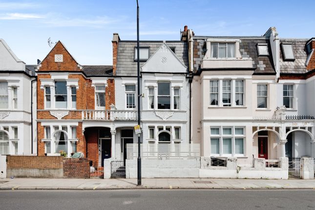 Flat for sale in Munster Road, Fulham