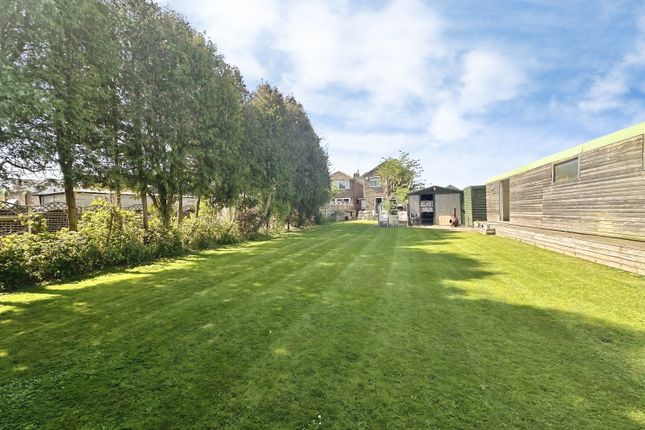 45, Eightlands Lane, Leeds photo 2