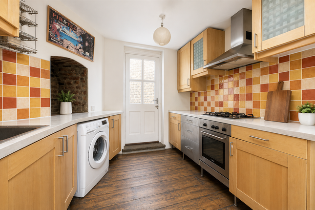 92 Hoxton Street, London photo 3