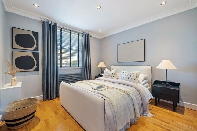Flat for sale in Bristol House, Southampton Row, Holborn, London