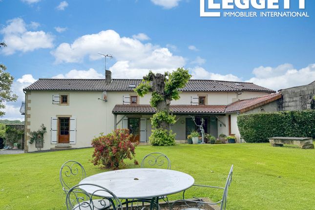 Thumbnail Villa for sale in Beugnon-Thireuil, Deux-Sèvres, Nouvelle-Aquitaine