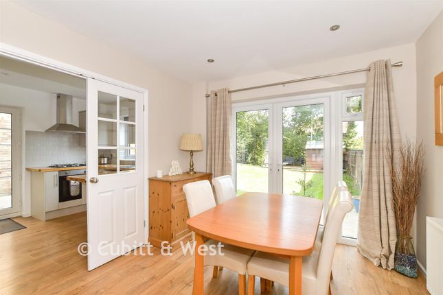 17, Eridge Gardens, Crowborough photo 3