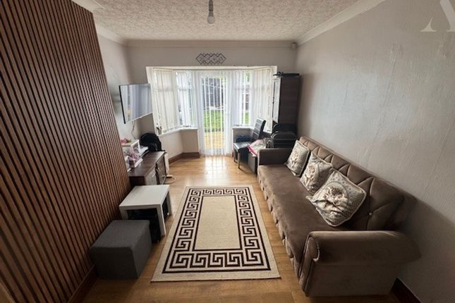 39 Bucklands End Lane, Birmingham photo 5