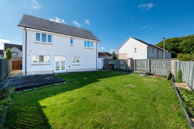 17 Kings Well Crescent, Broxburn photo 4