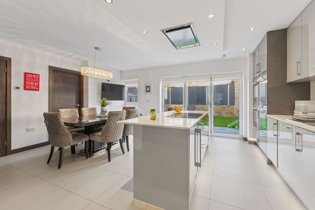 15, Stanley Kubrick Road, Uxbridge photo 4