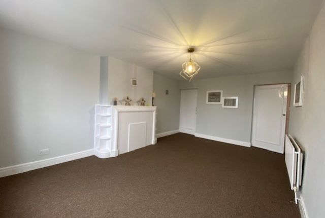Flat to rent in Chester Place Green Lane, Northwood, Greater London