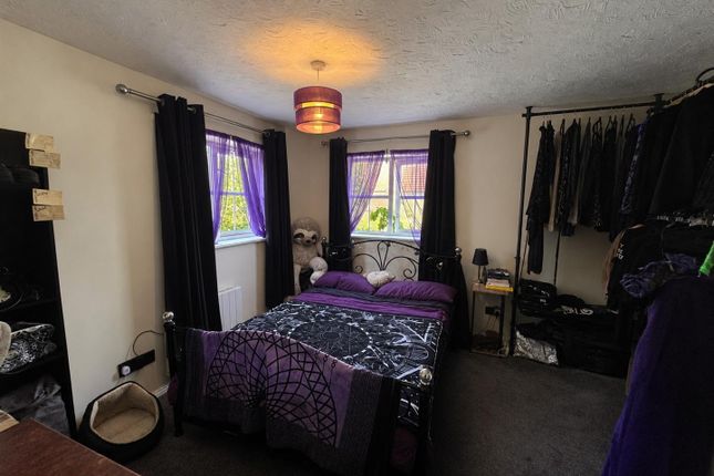 104, The Barrows, Weston-Super-Mare photo 5